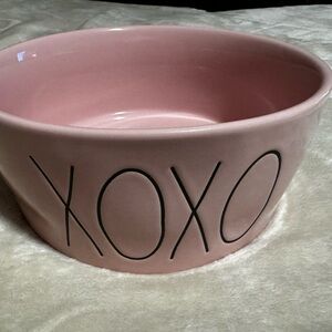 Really nice large pink XOXO Rae Dunn bowl